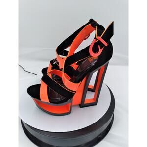 NIB Platform shoes by Shiekh size 7.